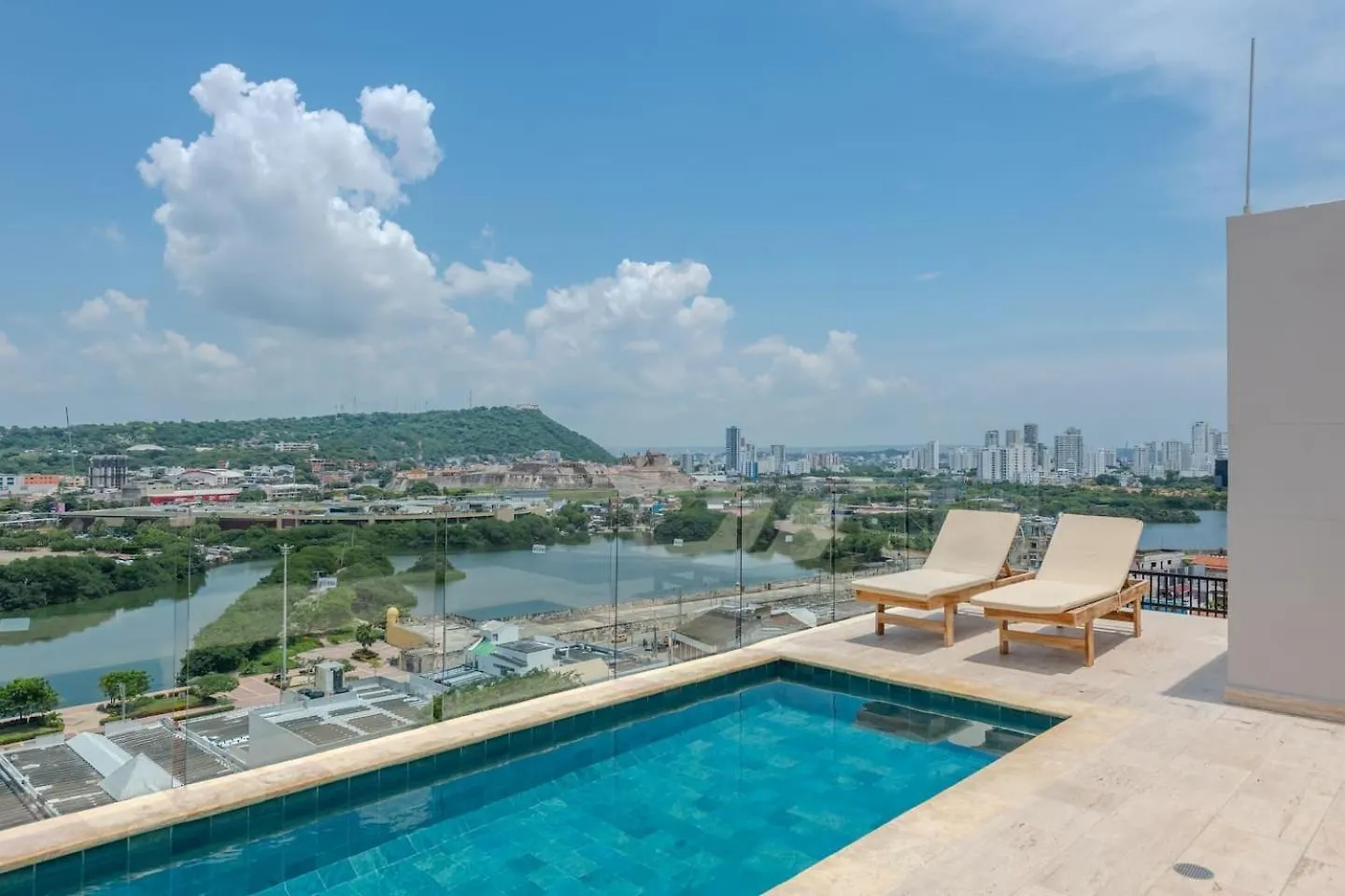 Trendy Loft In Old City - Rooftop Pool Cartagena 0*,  Kolumbie